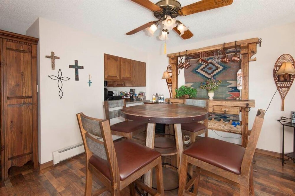 Lagoon 762b 3 Bedroom Townhouse by RedAwning