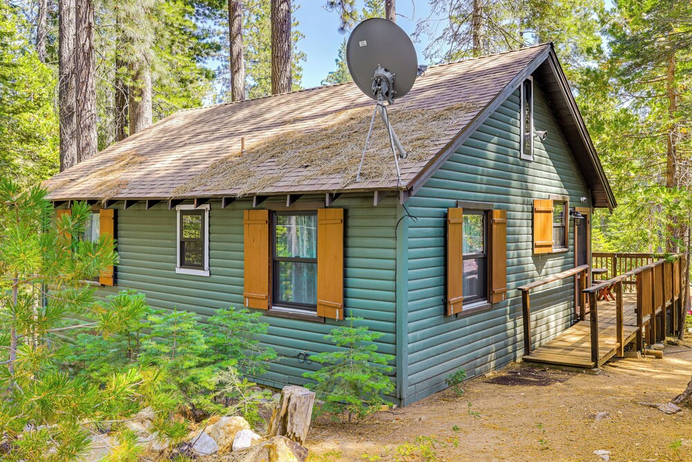 California Mountain Cabin w/ Lake Access & Deck! view 3