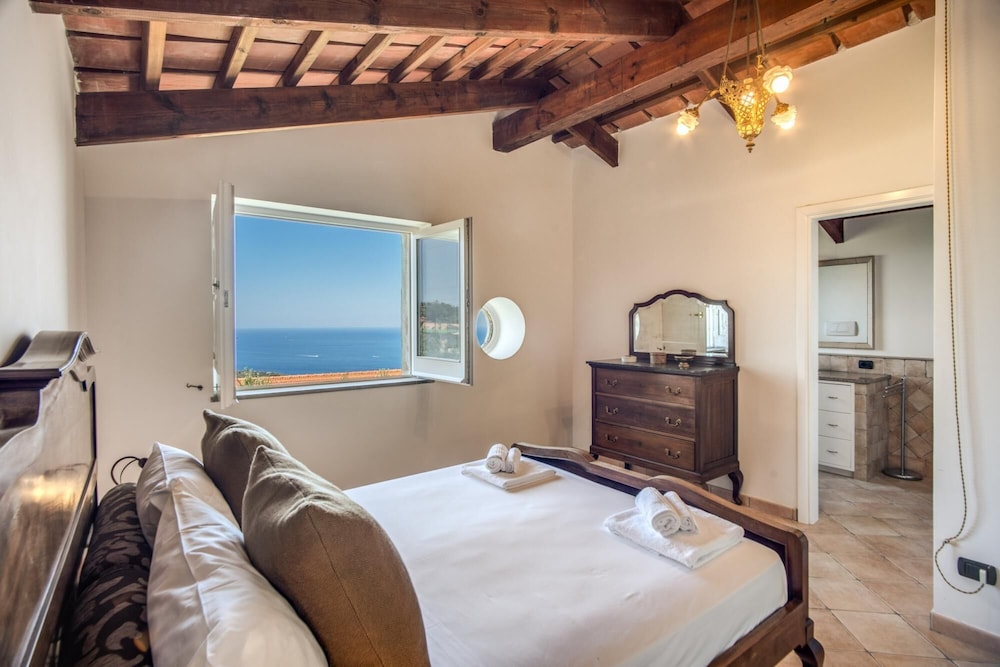 Diana in Massa Lubrense photo 4