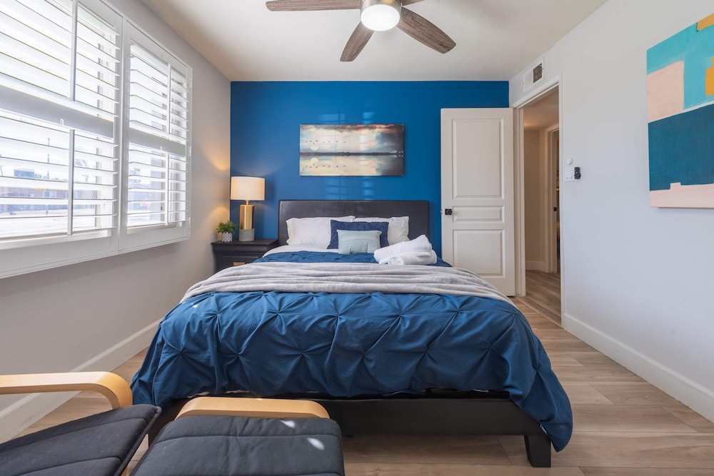 Phoenix 4 BDR Home With Outdoor Entertainment