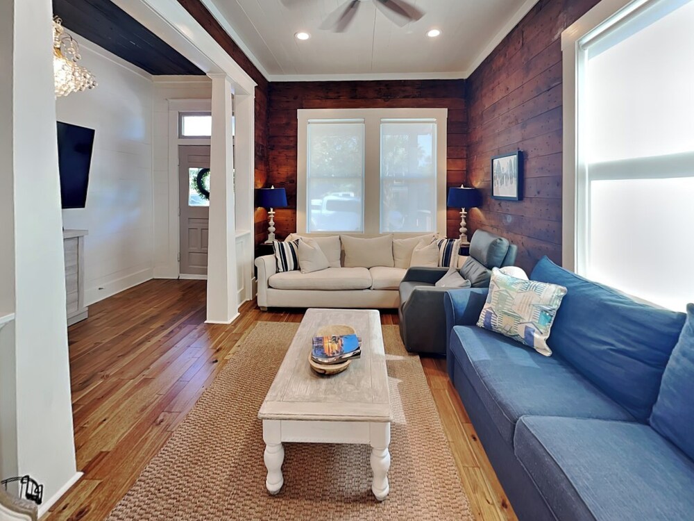 Pelican Point