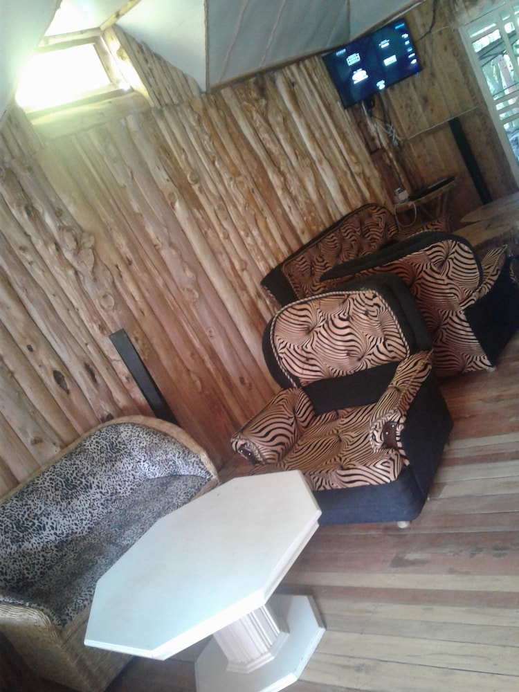 Brooks Lodge