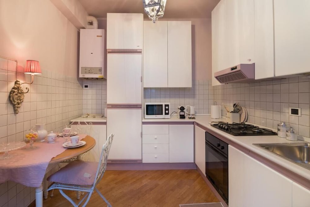 Αn enchanting residence in front of the Juliet house