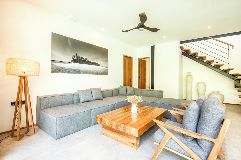 Seaside Escape: 4BR Villa, 190m to Canggu Beach