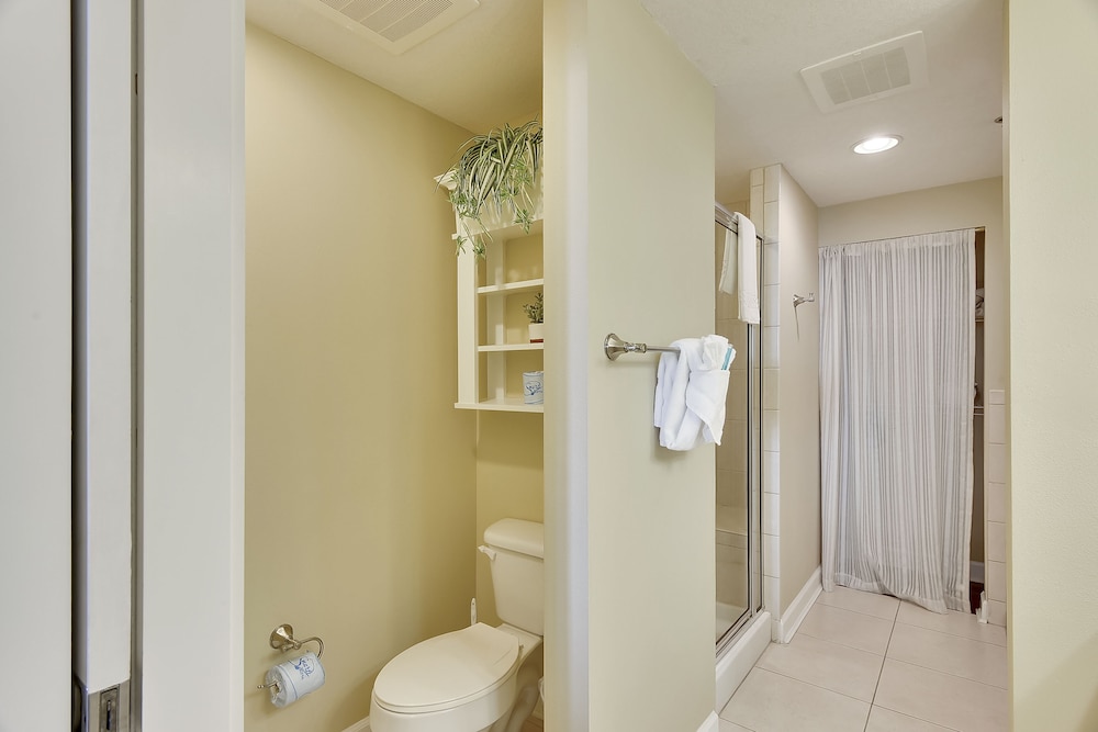 Grand Panama Beach Resort by Book That Condo