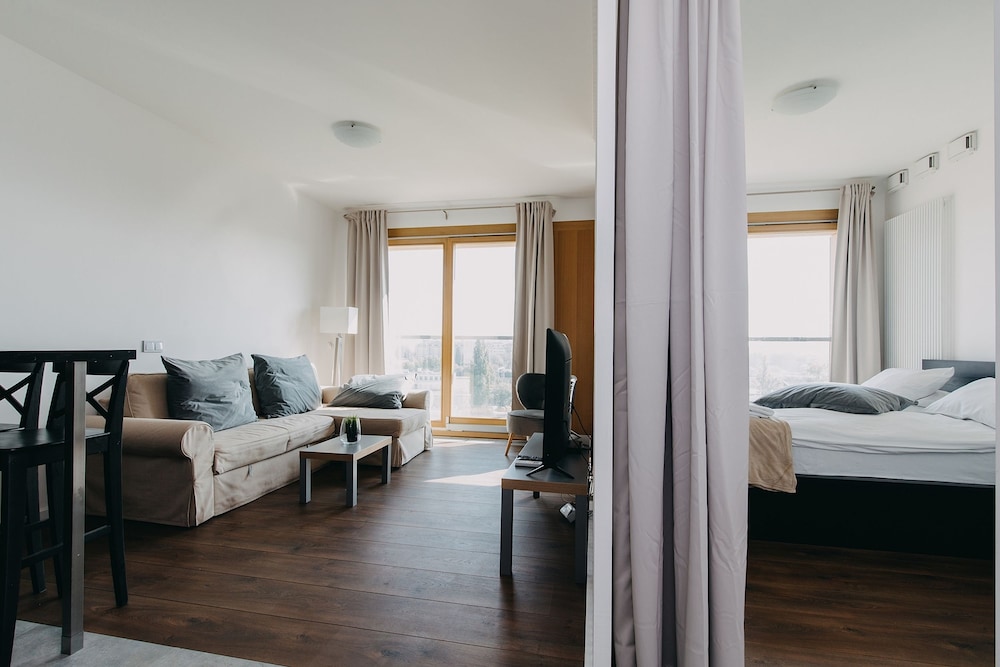 ShortStayPoland Kolejowa - B10