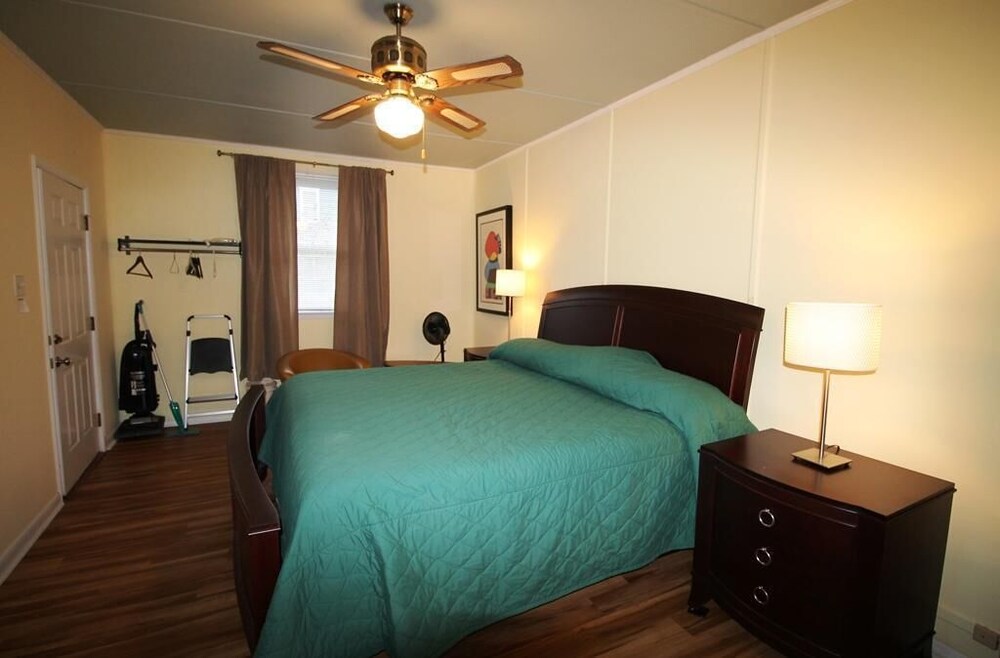 Country Club Drive 208