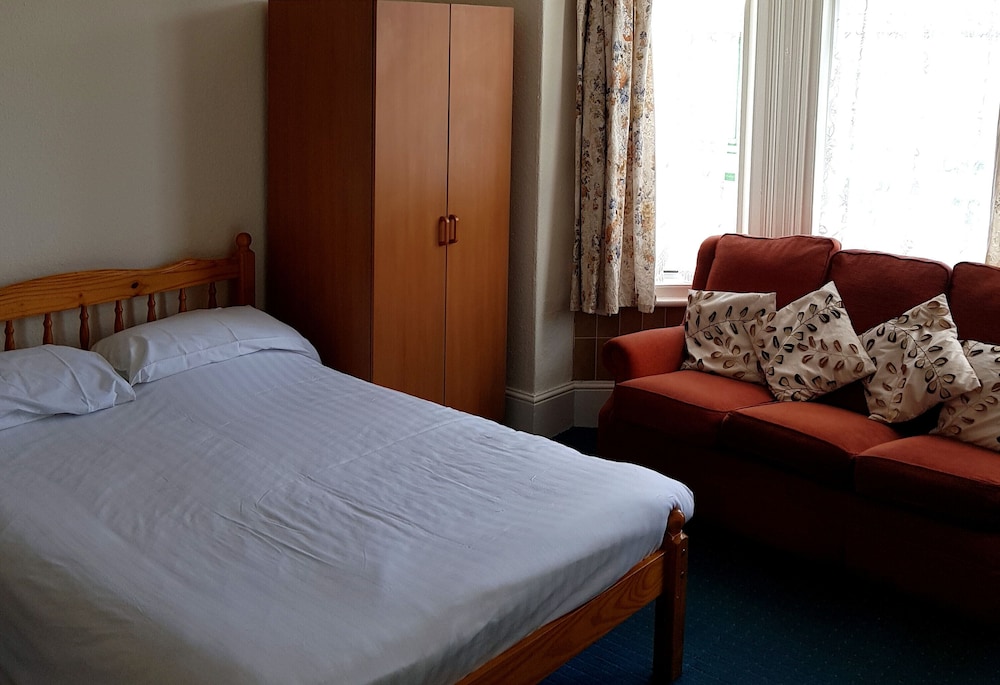 4 Berth, First Floor Flat, Glen Villa 3 view 2