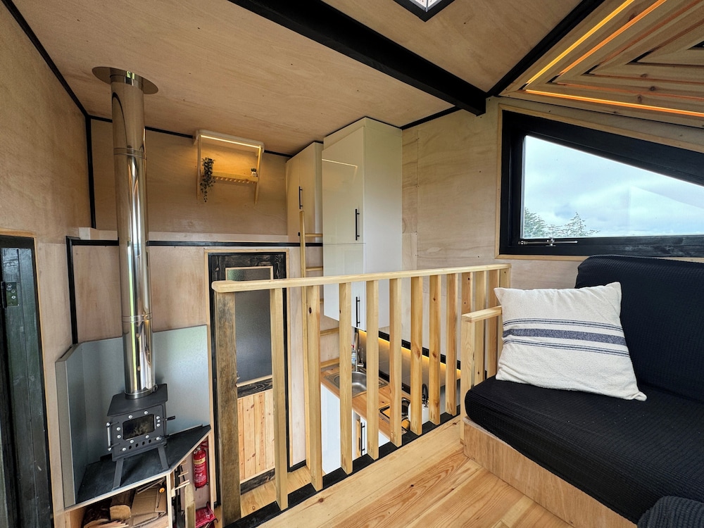 1 Bed Cabin - Sleeps 2 - Parking