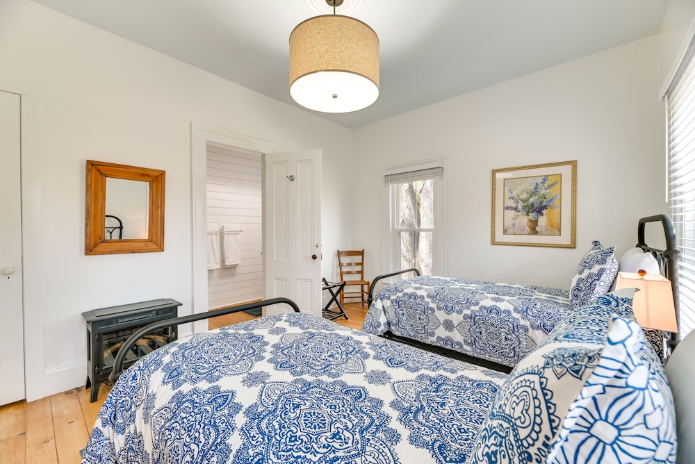 Spacious Naples Vacation Rental w/ Private Hot Tub view 3