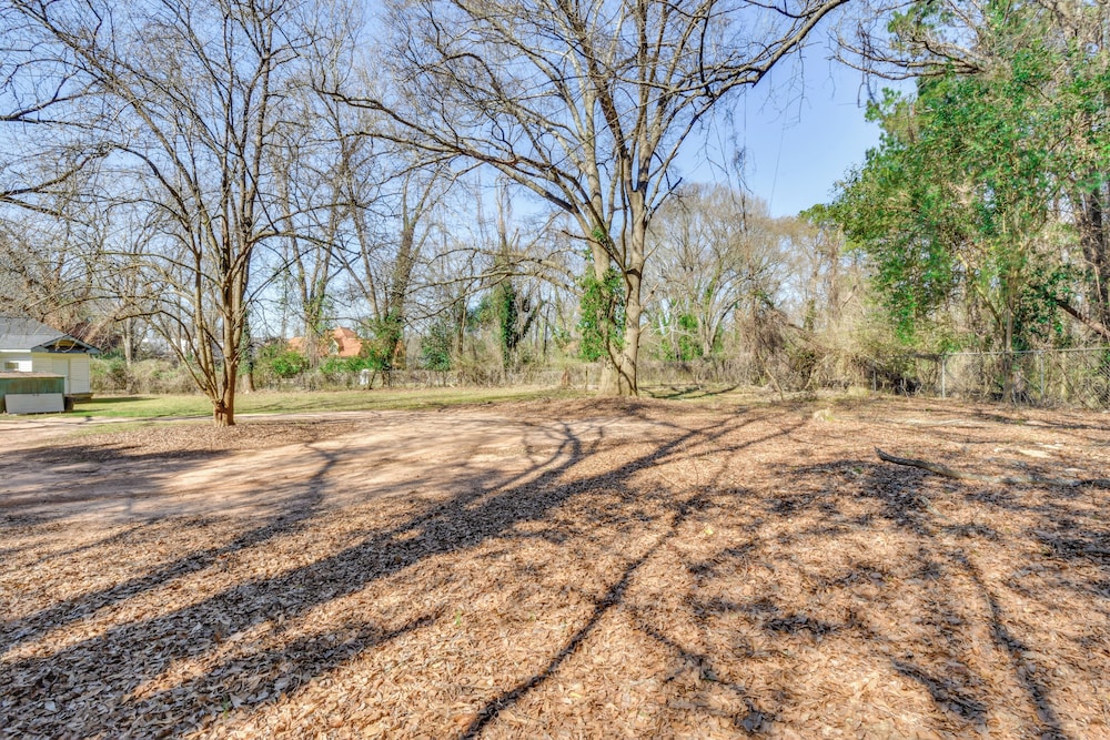1 Mi to Dtwn & UGA Campus: Cozy Athens Getaway!
