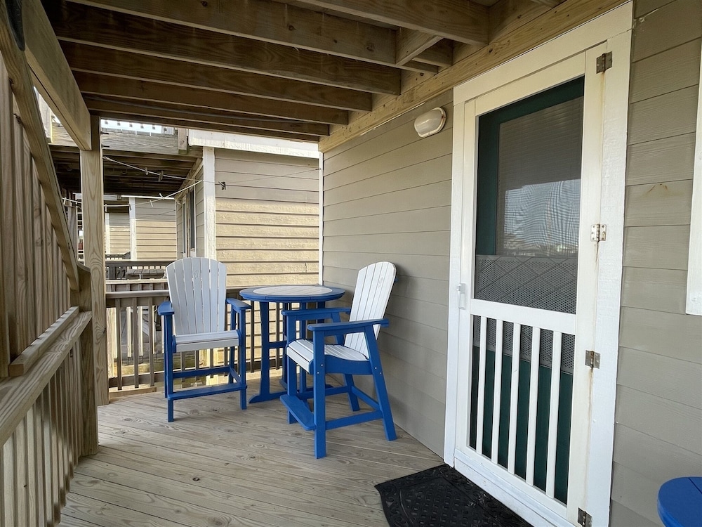 7 Safe Harbor Studio Bedroom Condo by RedAwning