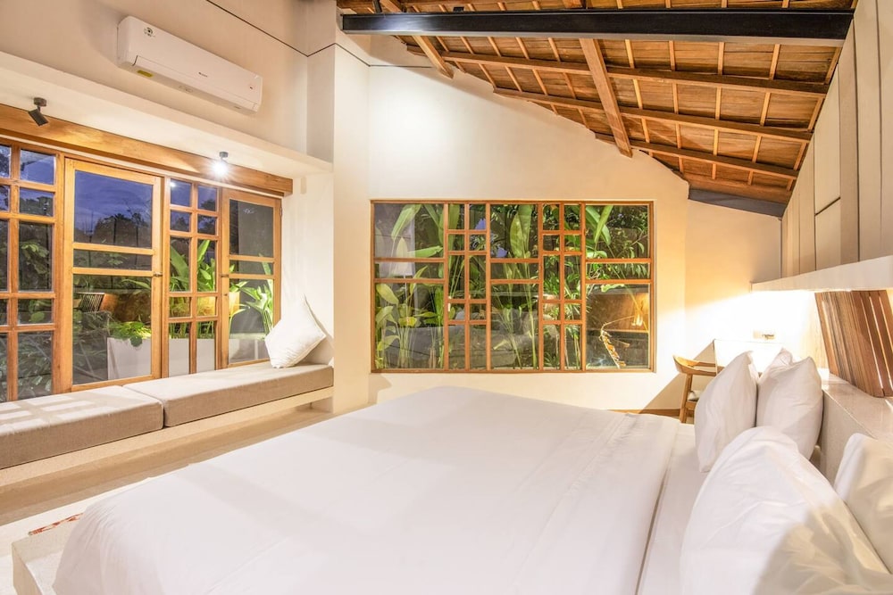 BA Villa 10 2 BR Stylish 2-br Villa With Pool 800m Canggu Beach
