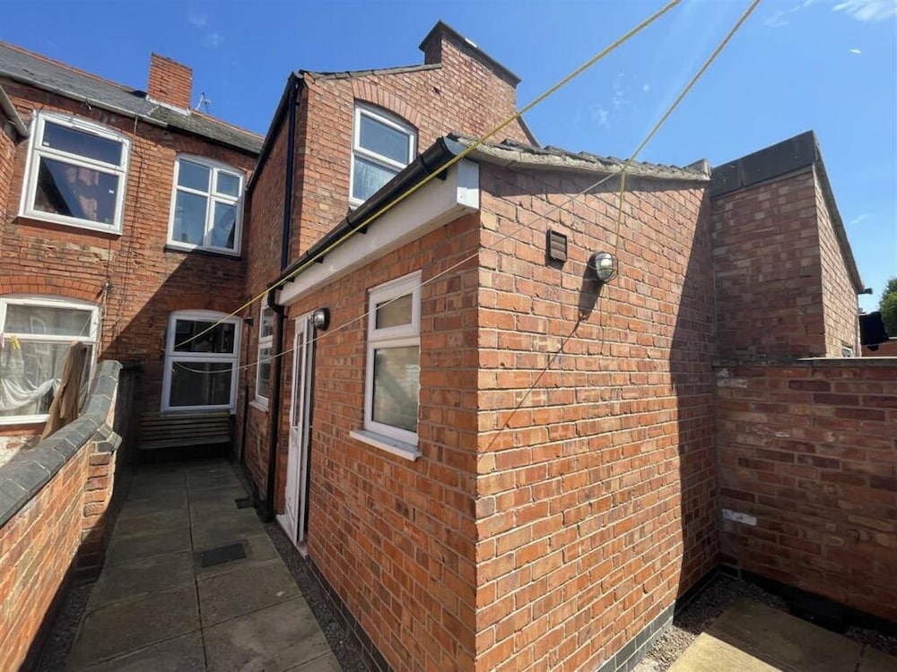 4-bed 3 Bath House in Leicester City