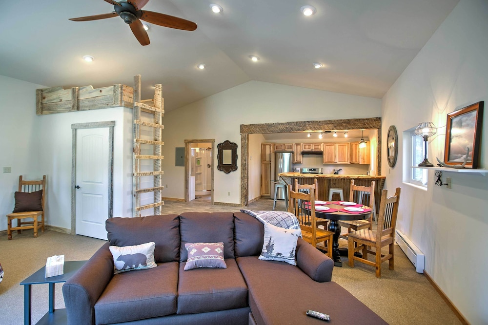Mancos Cabin Rental on 80 Acres w/ Mountain View! view 5