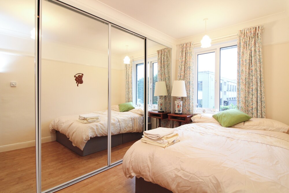 Regents park double room view 5