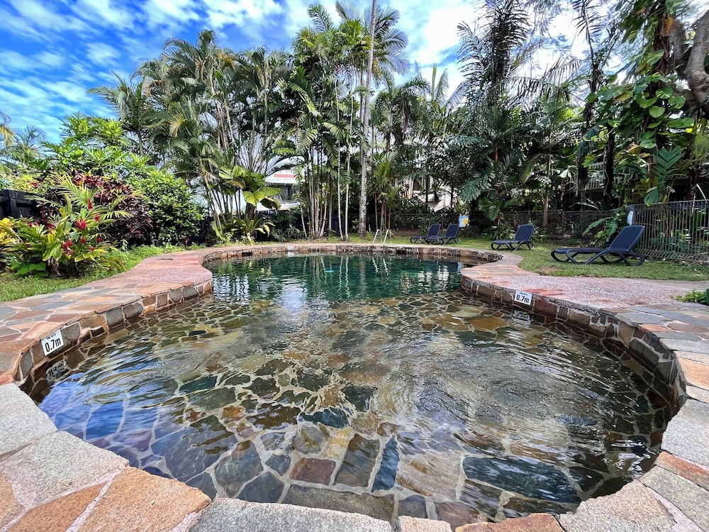 Mission Beach Lodge