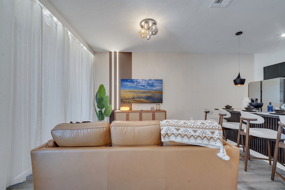 3BR Home Near Disney w/ Office & Fun Corner