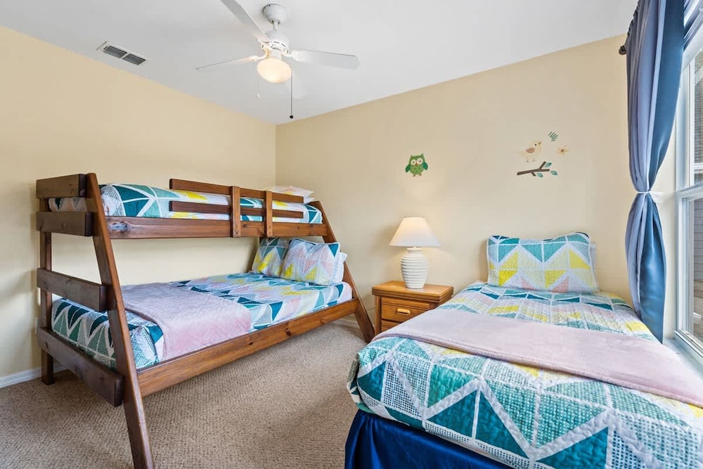 Relaxing 3BR Haven for 8 at Seven Dwarfs
