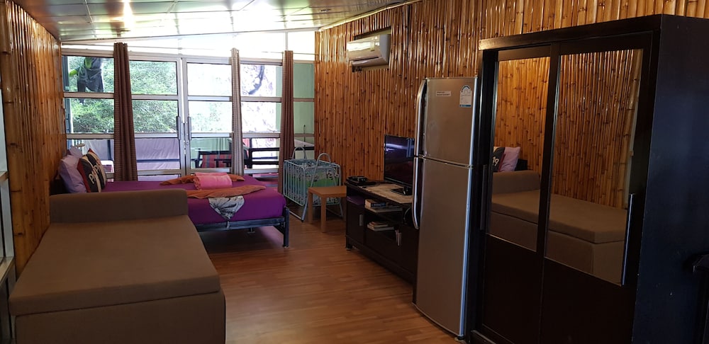 Zone6 Coworking Beach Apartment