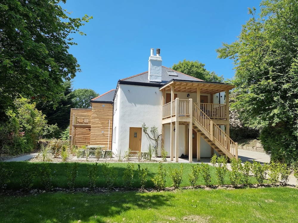 Pinetum Garden Cottages