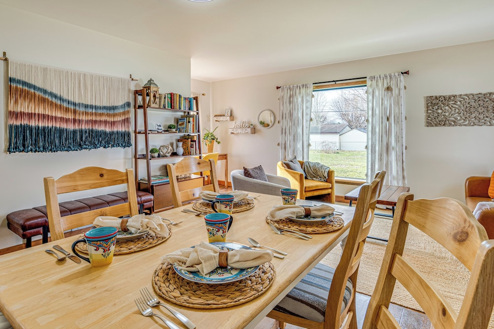 17 Mi to Brookville Lake: Home w/ In-unit Laundry