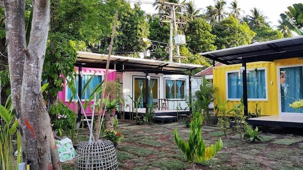 Think & Retro Cafe Lipa Noi Samui