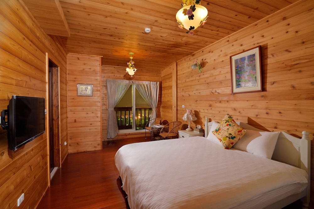 Sitou Flora's House B&B