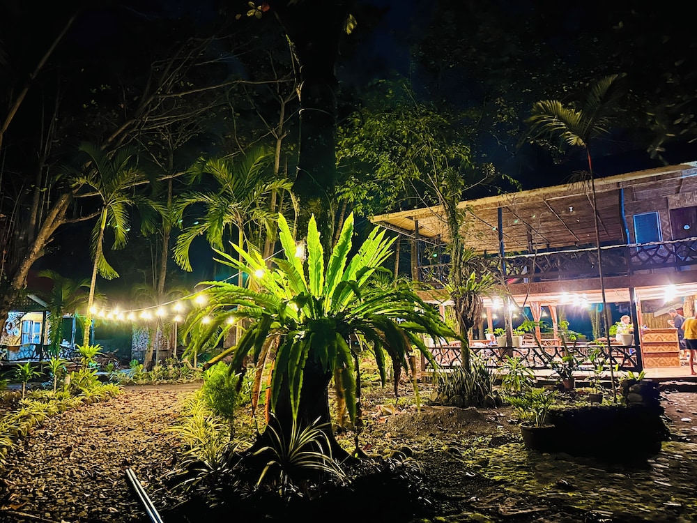Playa Del Fuego Beach Hostel and Resort