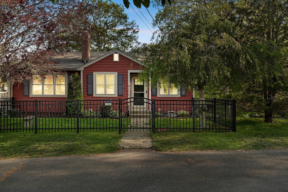 Coastal Comfort With Stunning Harbor Views 3 Bedroom Home