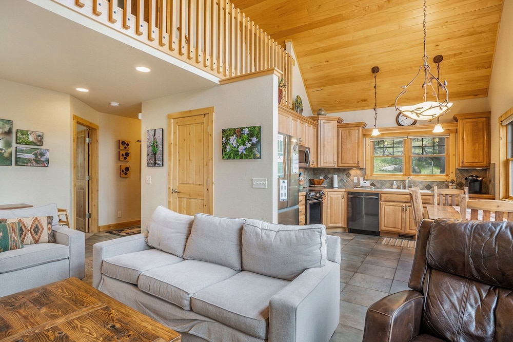 Solitude Bobcat 5- Estes Park 2 Bedroom Condo by RedAwning - Property Image 30