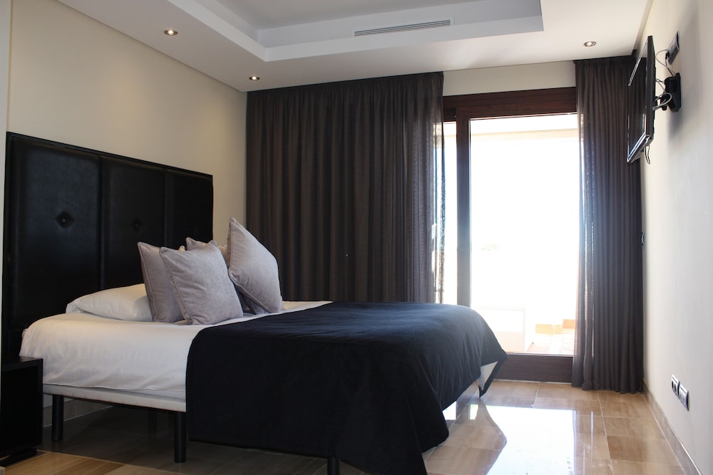 Penthouse With Private Pool photo 3