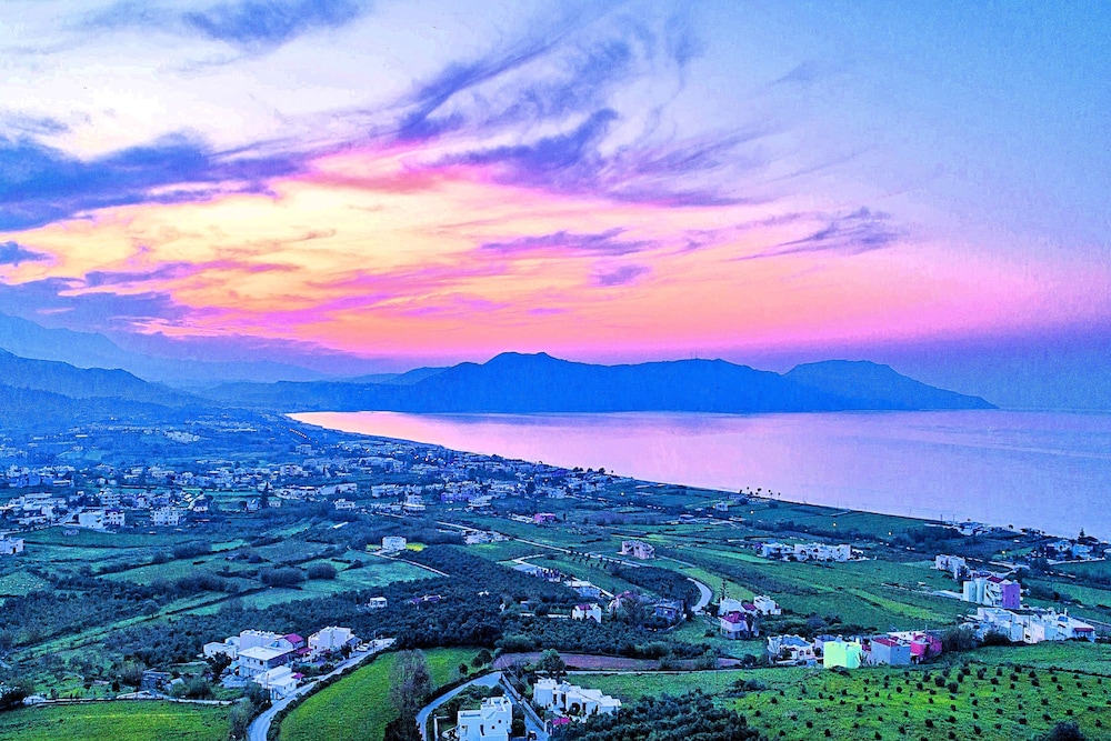 Cretan Mansion with Heated Swimming Pool