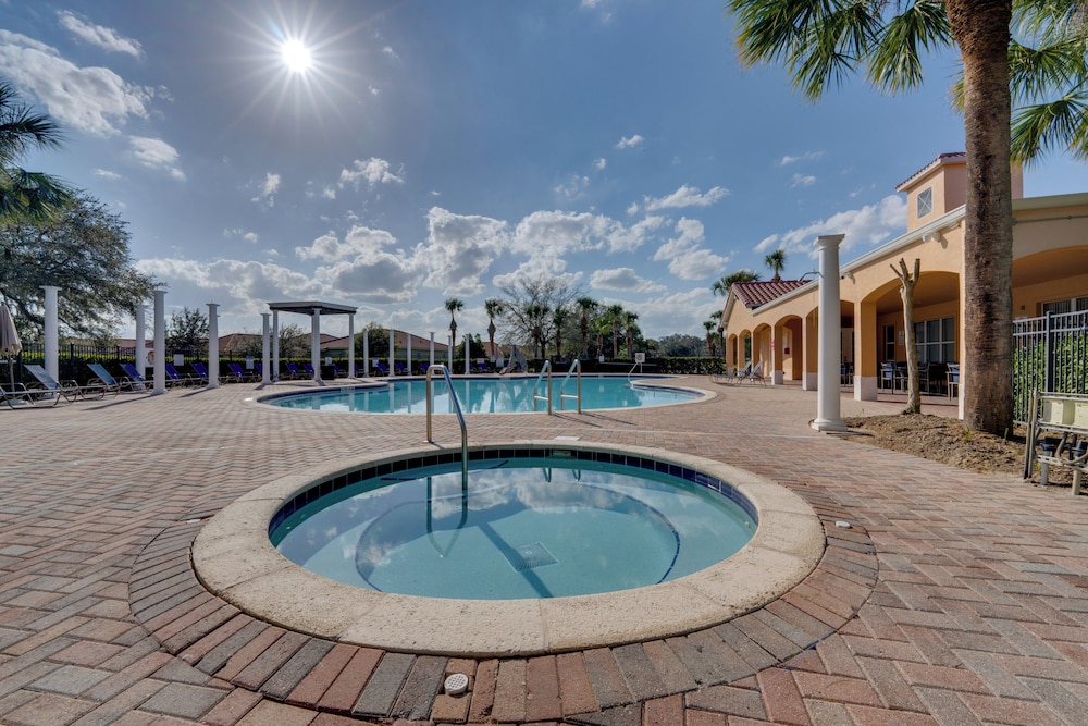 7 Mi to Usta: Waterfront 'tennis House' w/ Yard!
