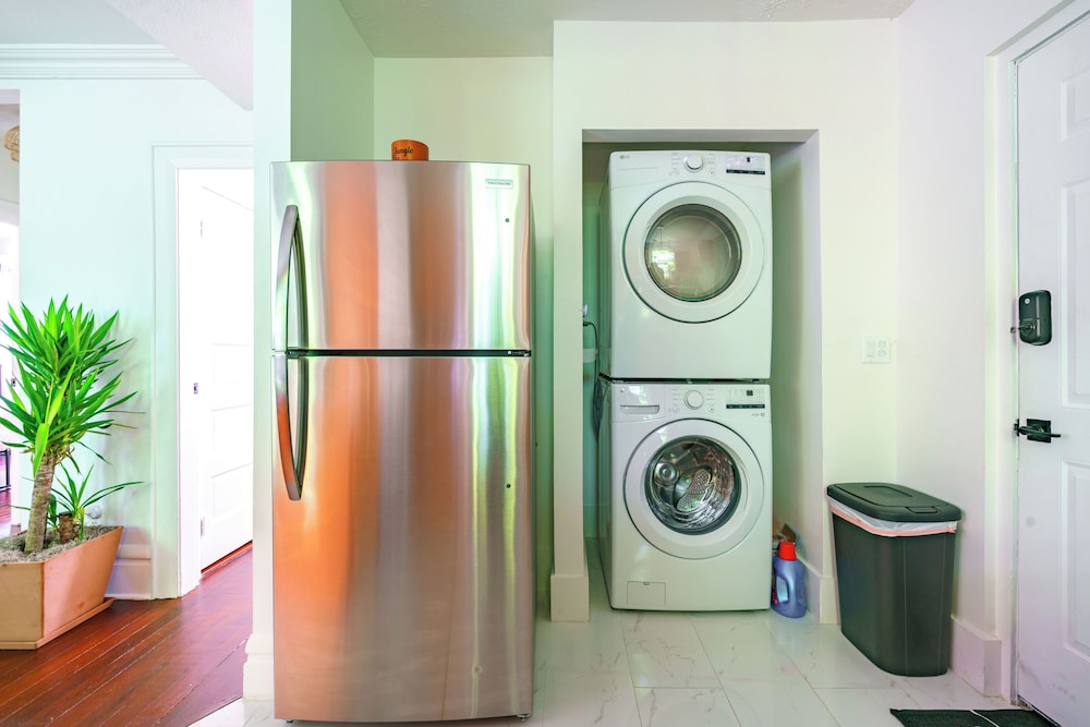 Jungle House Boutique Suites – Short North & Convention Center