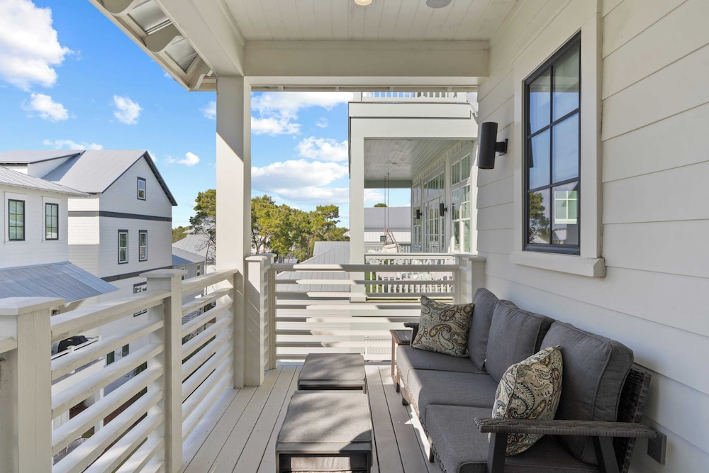 Rooftop Deck w/ Views, Pool, Luxury 5bdr Resorting To Happiness by Avantstay