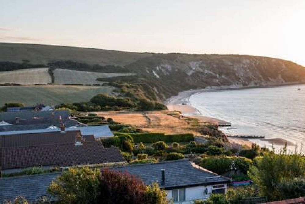 Host Stay Old Harry s Wife view 5