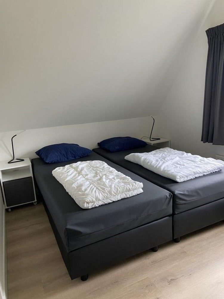 Holiday Home With Pet-friendly Garden view 5