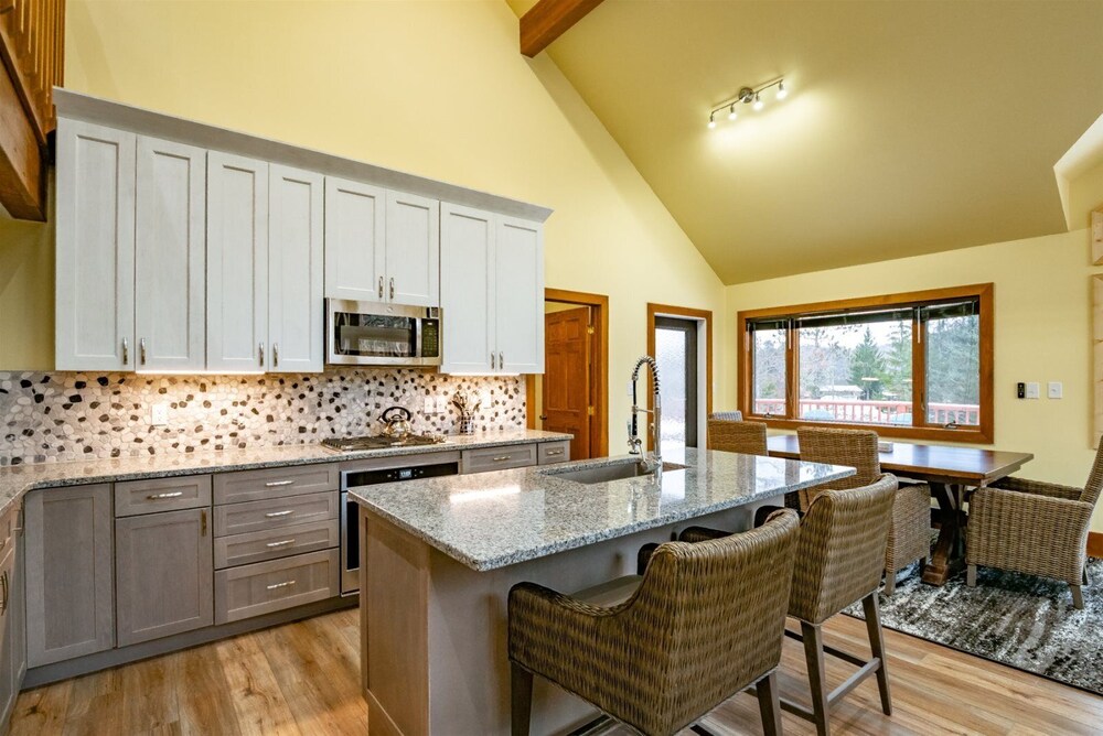 Creekside Vibes view 5