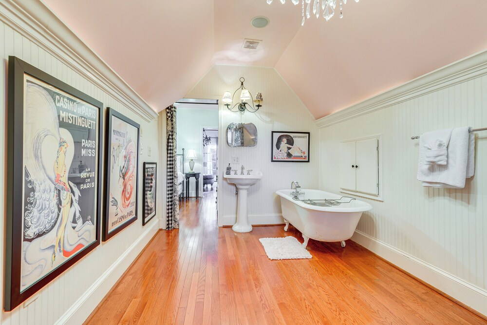 Walkable Home Near Beach & Downtown Fairhope!