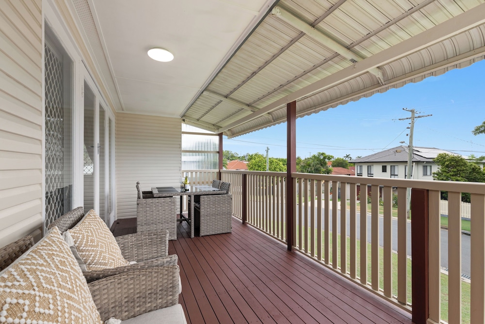 Kozyguru | Carindale | 3 Bedroom Cosy House