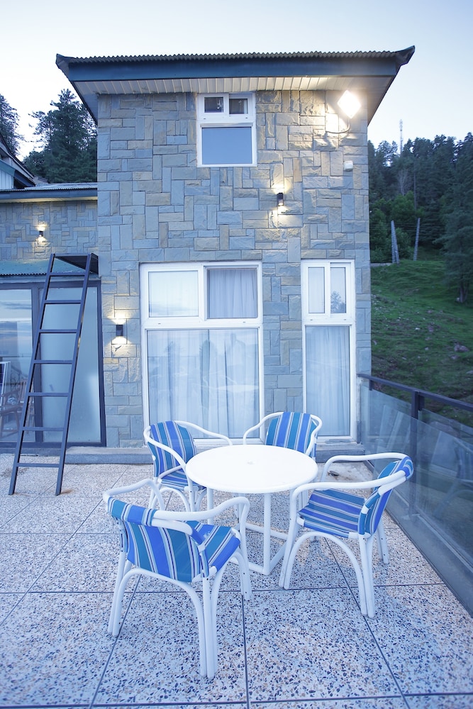 ZAR Luxury Suites Murree