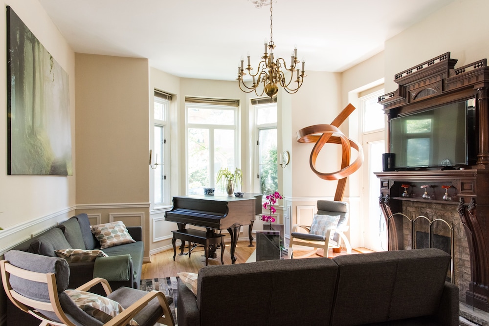 Easyhosts.Amazing Victorian House