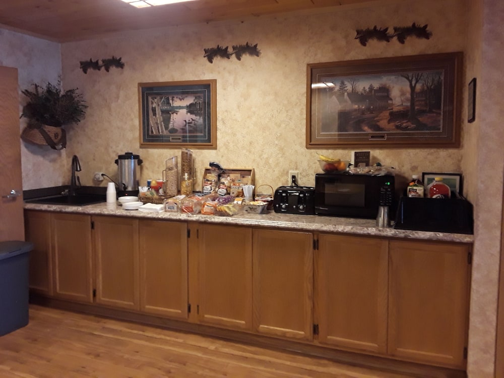 Chicaugon Lake Inn