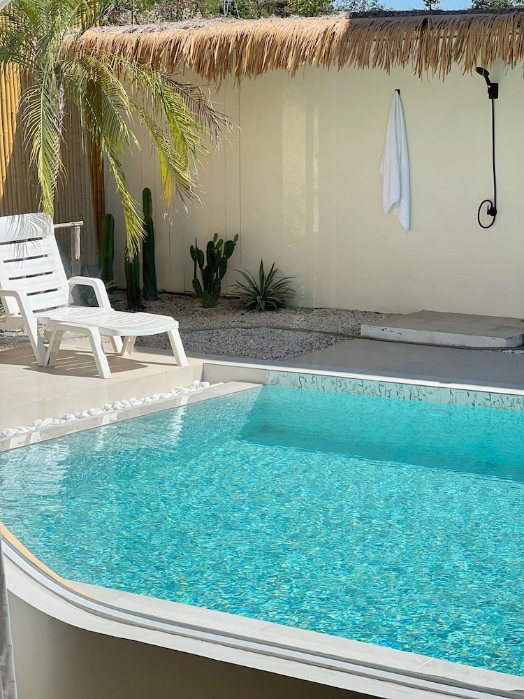 Meefan private pool villa view 3