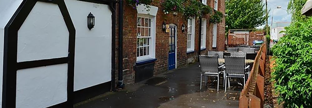 The Ship Albion