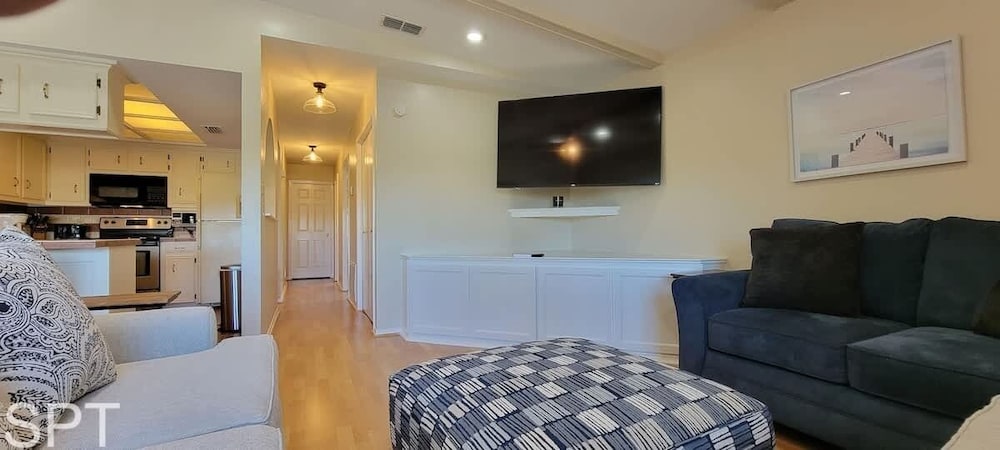Large 3 Bedr Bay Views Pool Great Deck 3 Bedroom Condo