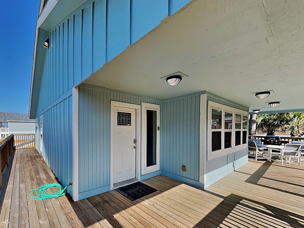 The Hidden Porpoise by Silver Sands Vacation Rentals