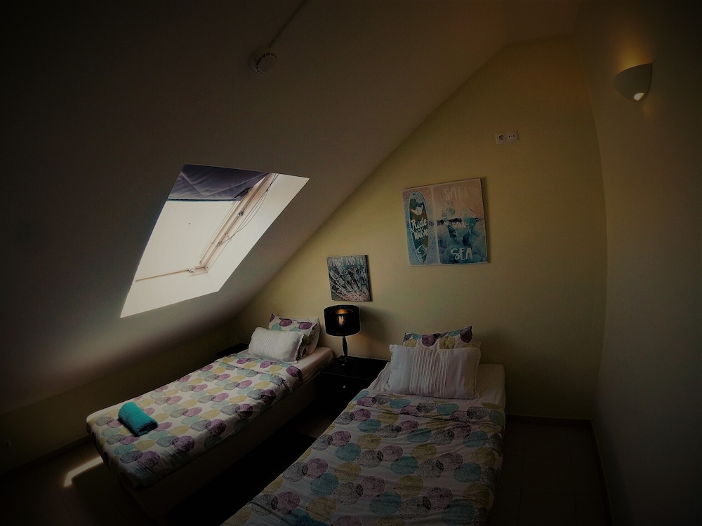 Peniche Surf Lodge - Hostel