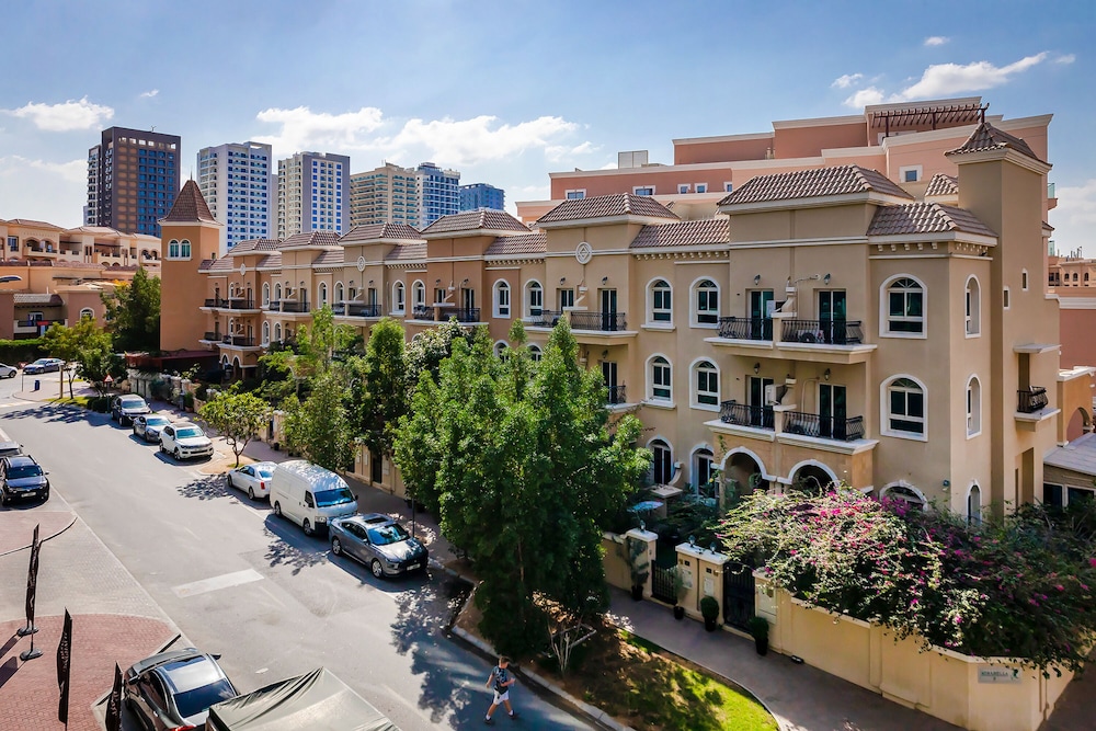Excellent 1BR in Binghatti Crescent